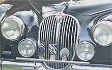Load image into Gallery viewer, Badge bar STRAIGHT with diecast legs - CXBB01

