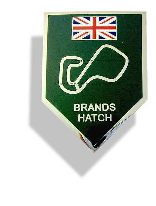 Brands Hatch enamelled metal badge - CXB0252